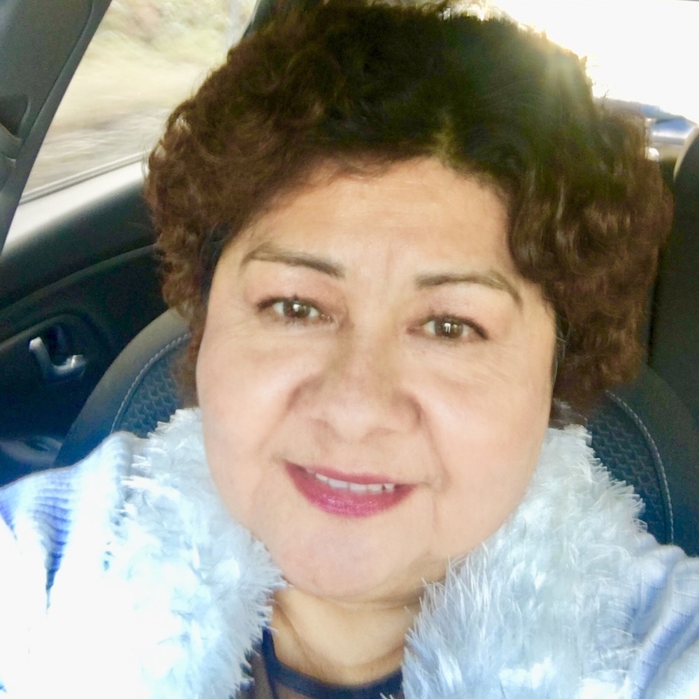 Meet your Posher, Elvia